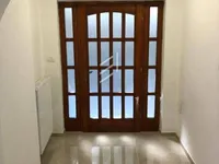 Недвижимость Трёхкомнатная квартира в центре: 2