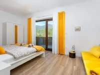 Недвижимость Семейный дом 180 м², Запад: 11