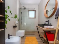 Недвижимость Семейный дом 180 м², Запад: 16