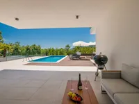 Недвижимость Новый дом 516 м², Опатия: 20