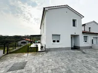 Недвижимость Дуплекс Ново Гриньян: 1