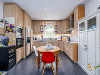 Недвижимость Semi-detached house 6 bedrooms for sale in Capellen: 6