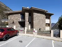 Недвижимость Apartment for sale in Santa Coloma, 3 bedrooms: 28