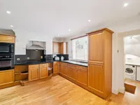 Недвижимость Hasker Street: 12