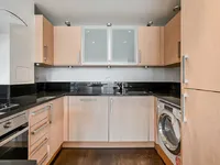 Недвижимость Smugglers Way: 8