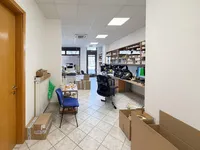 Недвижимость Коммерческое помещение Моще: 2