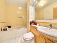 Недвижимость Grange Yard: 12