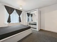 Недвижимость Gee Street: 1