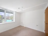 Недвижимость Clarence Avenue: 9