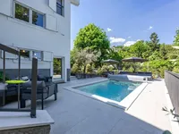 Недвижимость Семейный дом 313 м², Запад: 7
