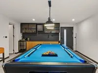 Недвижимость Семейный дом 313 м², Запад: 12