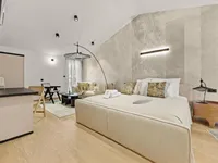 Недвижимость Семейный дом 313 м², Запад: 21