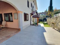 Недвижимость Дом с террасой в Ягодье: 2