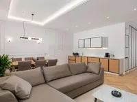 Недвижимость Трехкомнатная квартира в Центре: 3