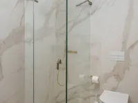 Недвижимость Трехкомнатная квартира в Центре: 11