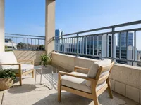 Недвижимость Apartment 6 rooms: 1