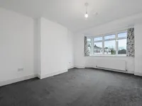 Недвижимость Gloucester Close, London, 8: 6