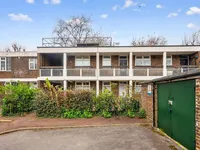 Недвижимость Dickens Estate: 7