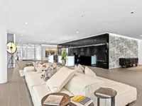 Недвижимость Apartment 5 rooms: 4