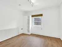 Недвижимость Adelaide Road: 17