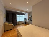 Недвижимость Upper Richmond Road: 1