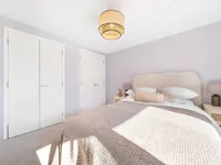 Недвижимость Clarence Avenue: 2