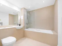 Недвижимость Clarence Avenue: 5