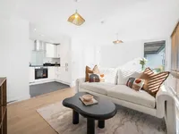 Недвижимость Clarence Avenue: 7