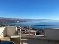 Недвижимость Трехкомнатная квартира в Центре: 1