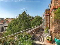 Недвижимость Holbein Place: 10