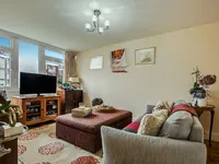 Недвижимость Ainsworth Close: 5