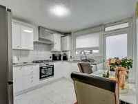 Недвижимость Ainsworth Close: 6