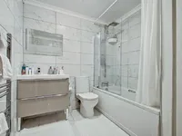 Недвижимость Ainsworth Close: 8