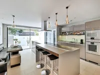 Недвижимость Oakfield Street: 10