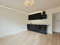 Недвижимость Elspeth Road: 4