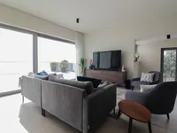 Недвижимость Четырёхкомнатная квартира в центре: 12