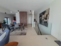 Недвижимость Четырёхкомнатная квартира в центре: 25