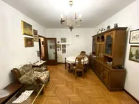 Недвижимость Трёхкомнатная квартира в центре: 3