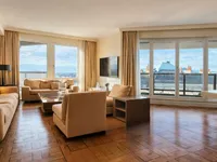 Недвижимость Apartment 5 rooms: 2