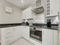 Недвижимость Glenthorne Road: 2
