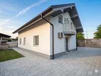 Недвижимость Дом в Поле: 3