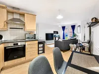 Недвижимость Ferndale Road: 11