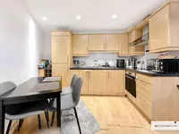 Недвижимость Ferndale Road: 12