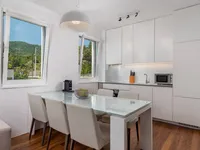 Недвижимость Трёхкомнатная квартира в Опатии: 12