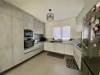Недвижимость House 4 bedrooms for sale in Kayl: 4