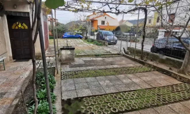 Недвижимость Изола: Дом с Участком: 14