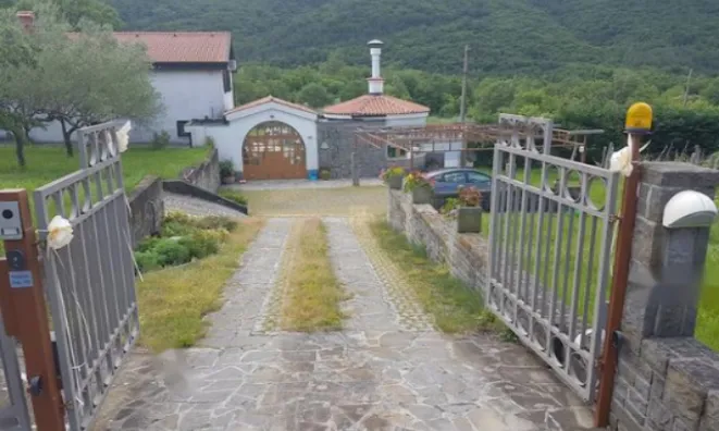 Недвижимость Дом на участке в Чрни Кале: 9