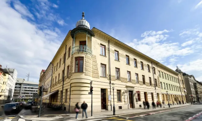Недвижимость Пятикомнатная квартира в центре: 3