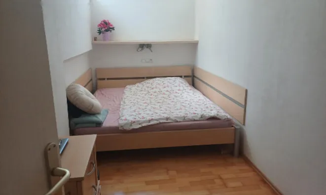 Недвижимость Двухкомнатная квартира в центре: 6