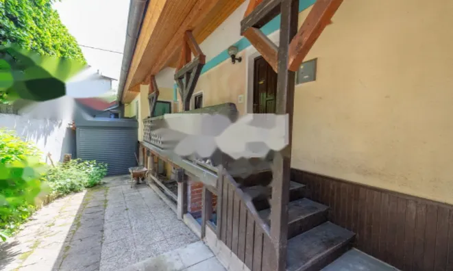 Недвижимость Четырёхкомнатная квартира в Виче: 3